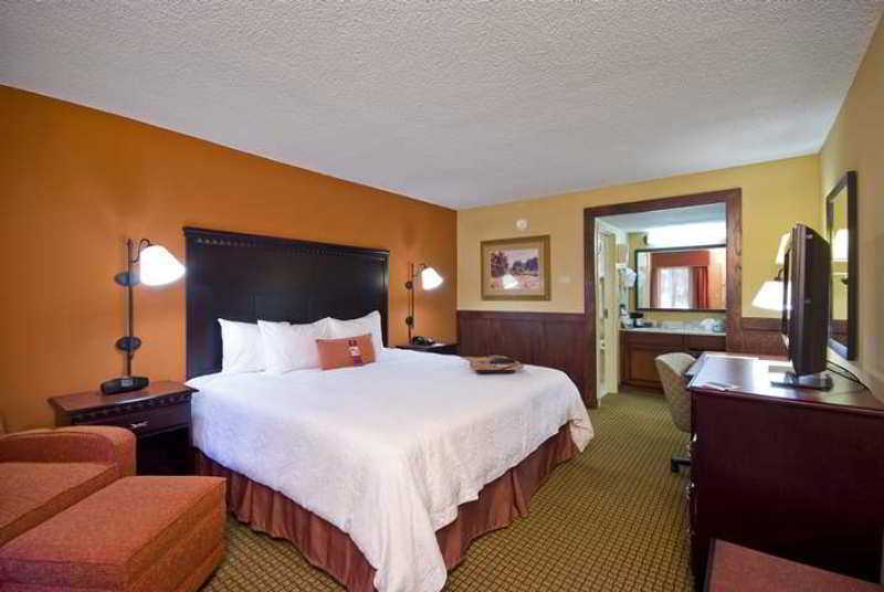 Days Inn By Wyndham Longview South Room photo